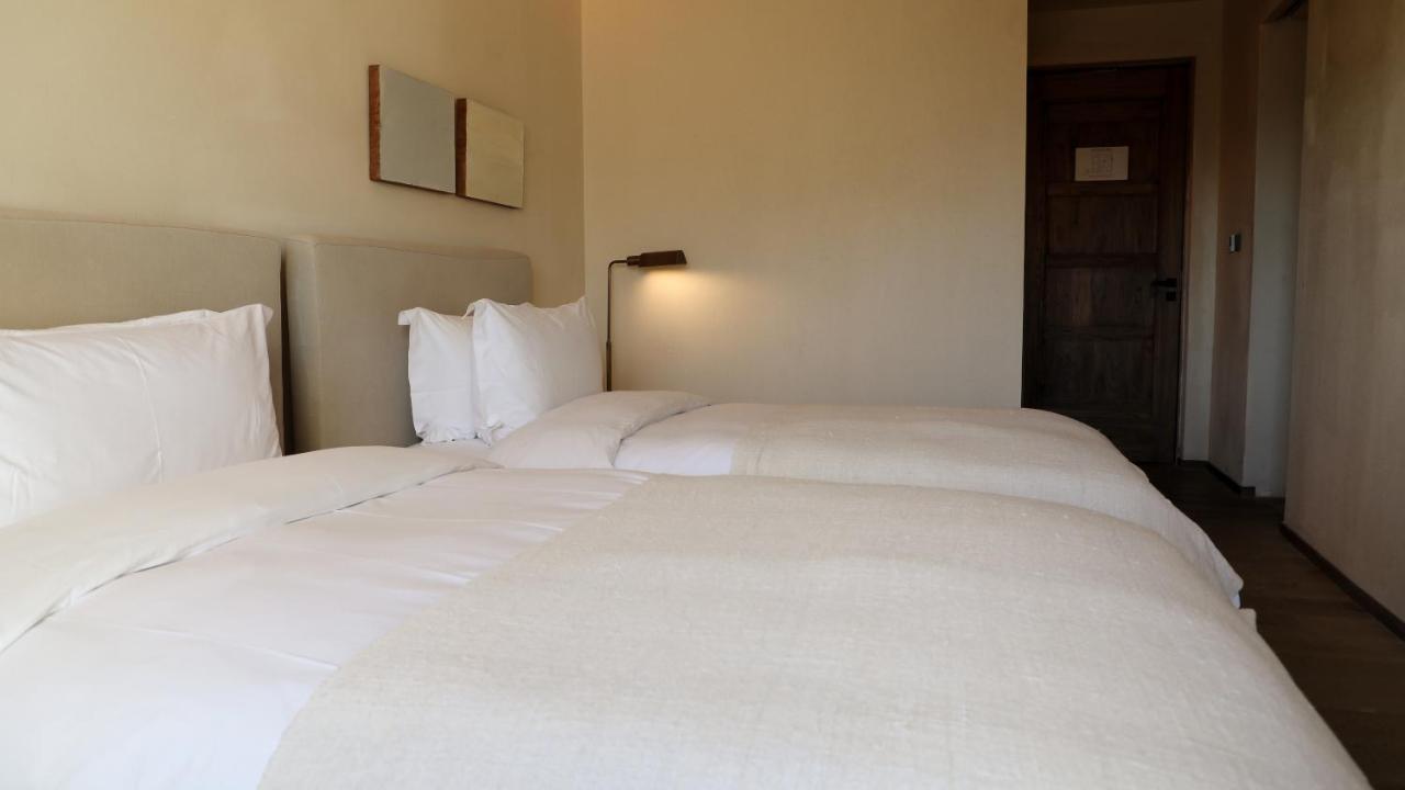 Sunyata Hotel. Deqin Meili デチェン エクステリア 写真