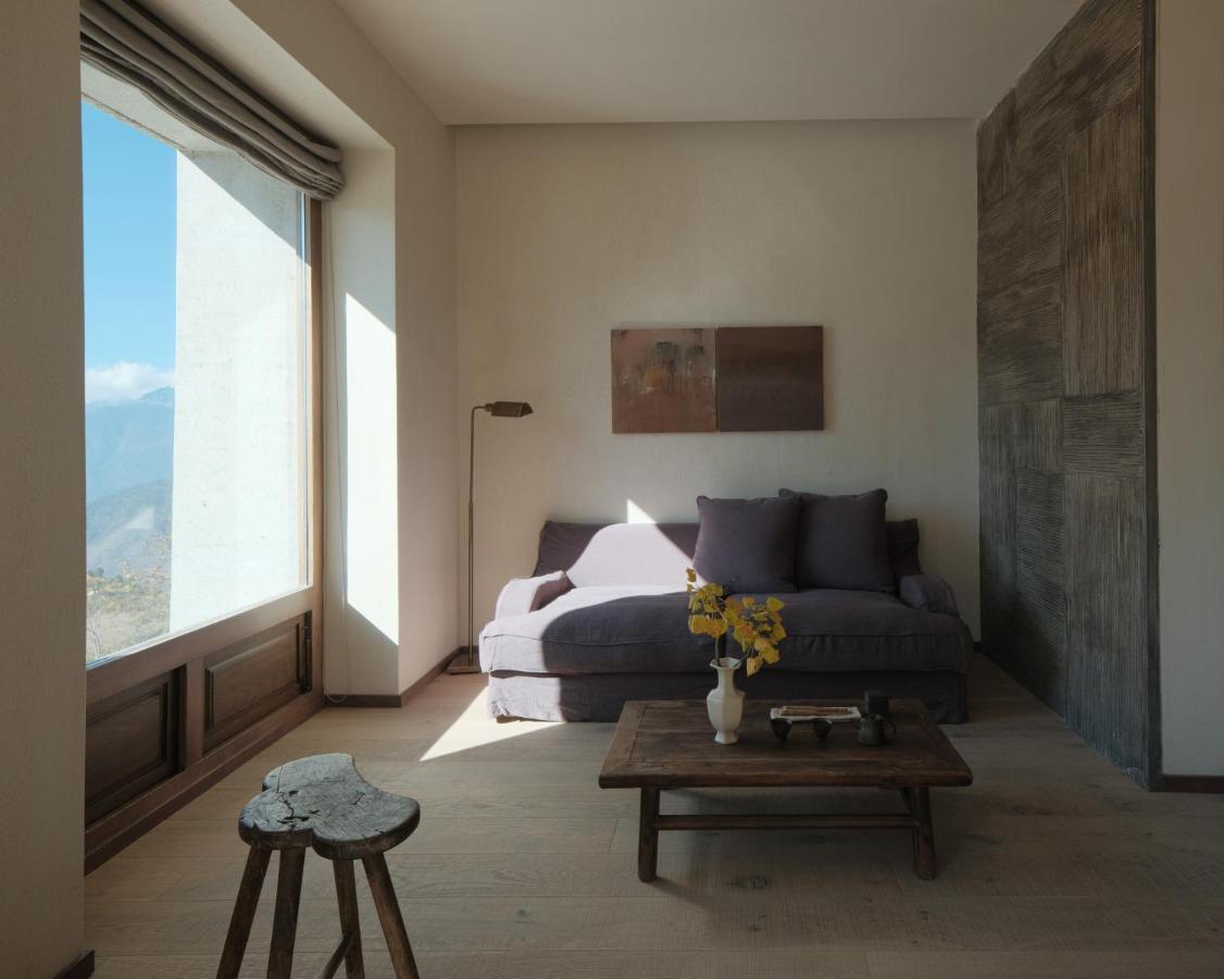 Sunyata Hotel. Deqin Meili デチェン エクステリア 写真