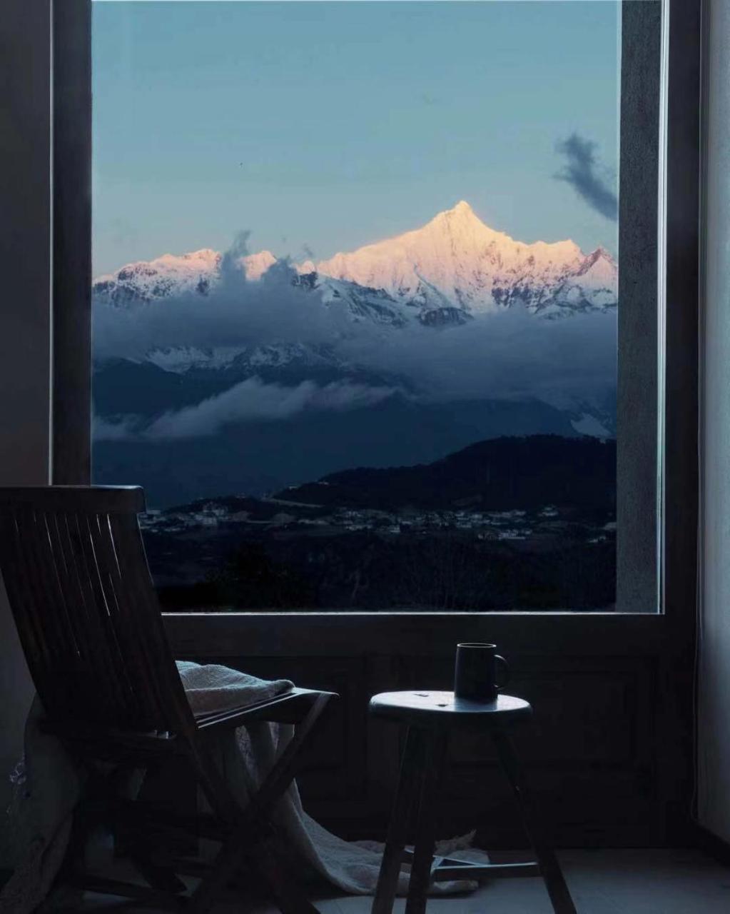 Sunyata Hotel. Deqin Meili デチェン エクステリア 写真